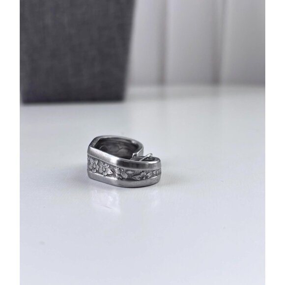 Handmade Floral Print Spoon Heart Pendant Necklace: Silvetware Jewelry - Picture 3 of 9